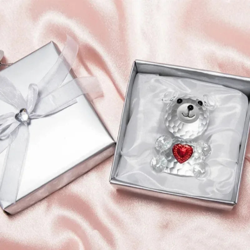 Crystal Bear met Kunstrozen - Exclusief Glazen Valentijnscadeau